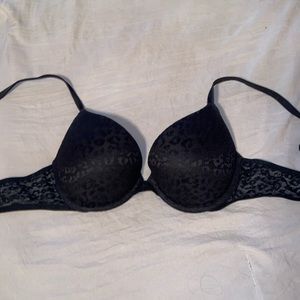 Size 32 Victorias Secret Wear Everywhere Push-Up Bra